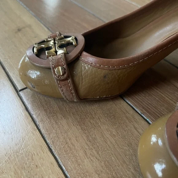 Tory Burch Aaden Logo Mid Heel Pumps Tan Brown Patent Leather Size 7.5 - Picture 9 of 15